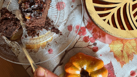 Italský čokoládový koláč se slívami